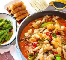 Dry-Braised Garlic Flavor Frog Legs Pot