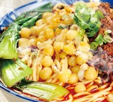 Pea and Meat Sauce Noodles