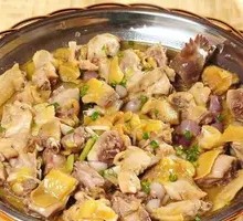 Braised Chicken with Red Onion