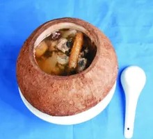 Whole Coconut Stewed Chicken