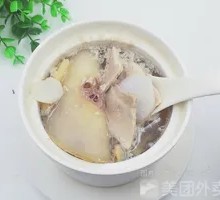 Pear Lung-Relieving Soup