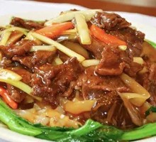 Stir-Fried Beef Rice Noodles