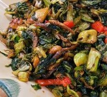 Salty Pickled Cabbage Stir-Fried with Small Fish