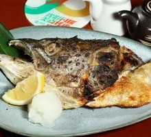 Charcoal-Grilled Salmon Head