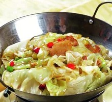 Spicy Pot-Braised Cabbage
