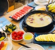White Pepper Pig's Stomach Chicken Soup