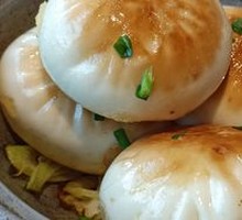Pan-Fried and Baked Meat Dumplings