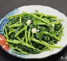 Stir-fried Water Spinach with Garlic