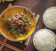 Spicy Beef with Sour Cabbage in Golden Soup
