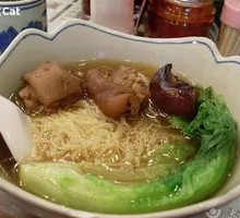 Pork Knuckle Rice Noodles