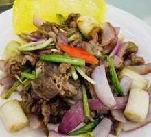 Three Onion Stir-fried Beef