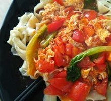 Tomato and Egg Fried Noodles