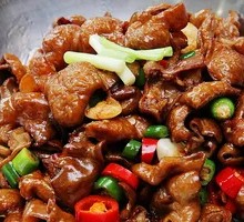 Spicy Braised Pork Intestines in Dry Pot