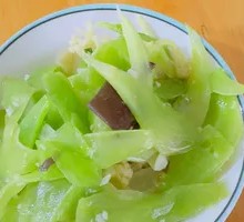 Stir-fried lettuce
