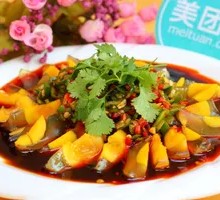 Green Pepper with Soft-Yolk Century Egg