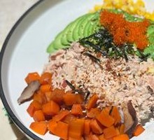 招牌金枪鱼牛油果拌饭