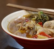 Sour Cabbage Pork Trotter Noodles
