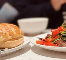 Stir-Fried Beef with Yellow Onion