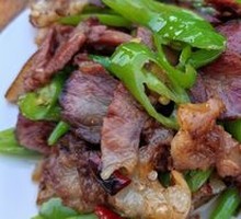 Spicy Green Pepper Stir-fried Braised Pork