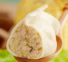 Fresh Pork Dumplings with Chinese Cabbage