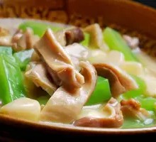 Braised Pork Intestines with Garlic