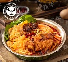 Pork Trotter Snail Noodles