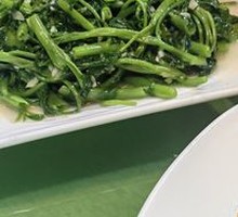 Stir-Fried Water Spinach with Garlic