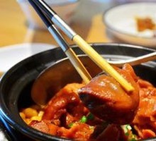 Braised Pig Trotters in Brown Sauce