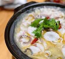 Sour Cabbage Fish Slices in Clay Pot