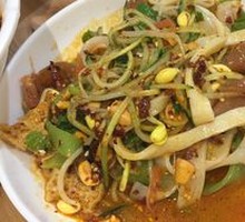 Beef tendon noodles
