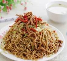 Stir-Fried Noodles with Shredded Meat