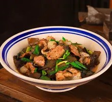 Sliced Pork with Sweet Potato Skin in Salted Sauce