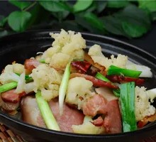 Cauliflower and Preserved Pork Rice Bowl