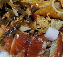 猪脚拼肥肠饭
