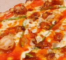 Spicy Crawfish & Tender Chicken Pizza