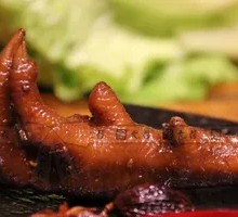 Sauce-Flavored Chicken Feet