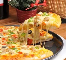 Grilled Sausage Bacon Pizza