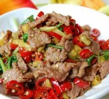 Spicy Beef with Chili Peppers