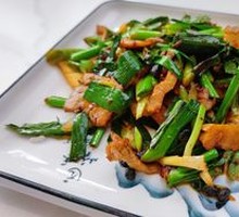Steamed Bun with Twice-Cooked Pork