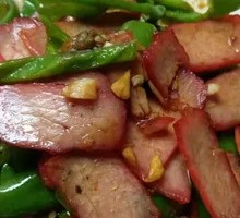 Stir-fried Small Green Peppers with Braised Pork