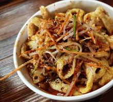 Beef tendon noodles