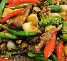 Stir-Fried Eel with Spicy Sauce
