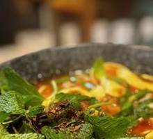 Braised Pork Mini Pot Rice Noodles
