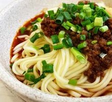 Pea and Meat Sauce Noodles