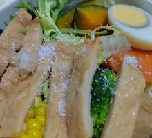 Pan-Seared Chicken Breast with Seasonal Vegetables and Brown Rice