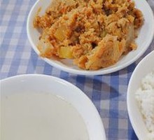 Steamed Pork Intestines with Rice Flour