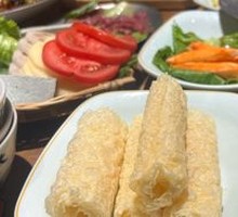 Cantonese Crispy Rolls