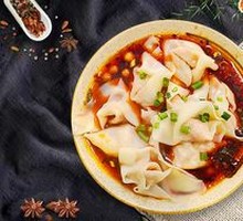 Spicy Beef Dumplings in Red Soup