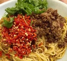 生椒牛肉拌面