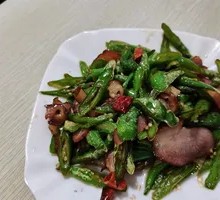Stir-Fried腊肉 with Green Chili